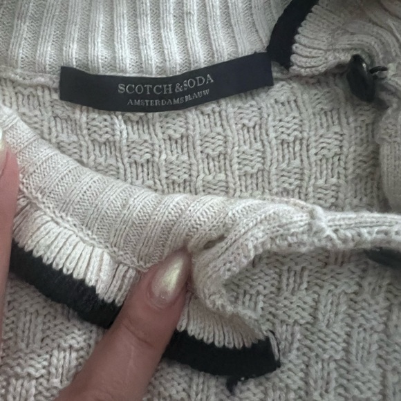 Old money feel sweater - Picture 7 of 8